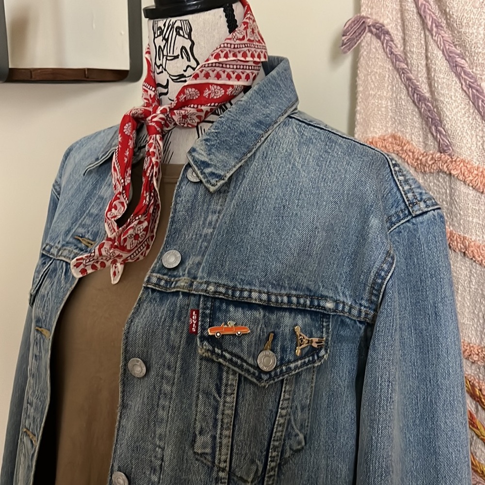 Levi’s Oversized Boyfriend Jacket - Picture 3 of 5